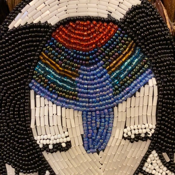 Beaded glass case - Picture 4 of 5
